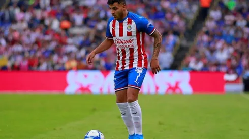 El delantero admite que no ha jugado en su posición ideal en Chivas