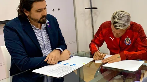 Calderón se convirtió este miércoles en el quinto refuerzo oficial de Chivas