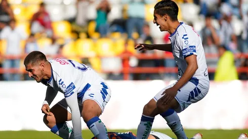 Guzmán y Aguirre estarían a pocos días de firmar con Chivas