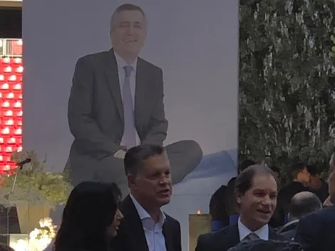 Plantel de Chivas, Luis Tena y Ricardo Peláez asisten a la misa en honor a Jorge Vergara