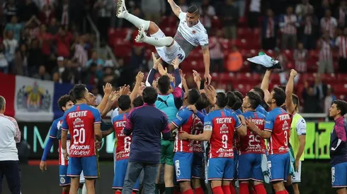 Salcido fue despedido como figura por los jugadores rojiblancos en el Estadio Akron