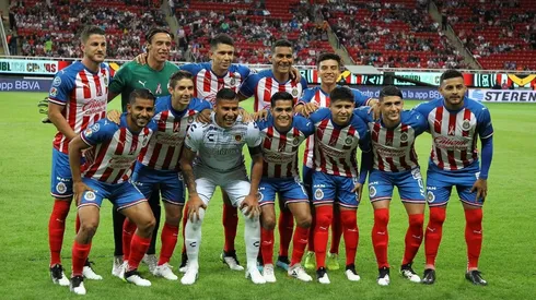 Salcido fue convencido por sus ex compañeros para posar juntos en la foto oficial