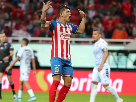 Video | Alan Pulido llega a 11 goles y pone la paridad para Chivas