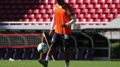 El central rojiblanco aseguró su deseo de debutar el año próximo con el Tri mayor