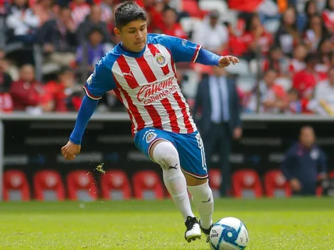 Chofis López se queda en Chivas