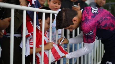 Brizuela siempre es destacado entre la afición por su especial dedicación a los más pequeños