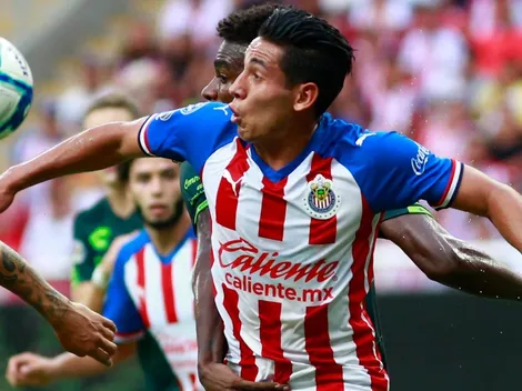 Sandoval sigue siendo señalado como primera baja en Chivas