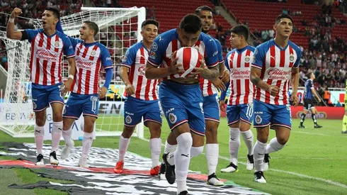 El atacante rojiblanco anotó un golazo para darle la ventaja al Rebaño en el Estadio Akron