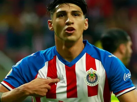 Video | Alan Pulido se suma a la fiesta de Chivas con golazo