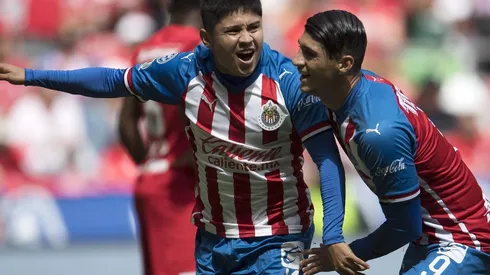 Alan Pulido y Eduardo López anotaron los goles para la victoria de Chivas en Toluca