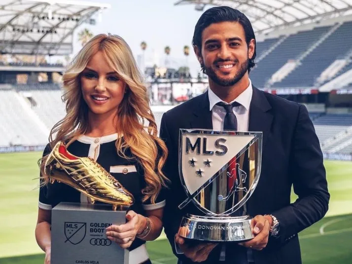 Carlos Vela no le cierra las puertas a Chivas