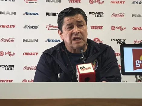 Tena adelanta que serán más aspirantes tras Diego Alonso