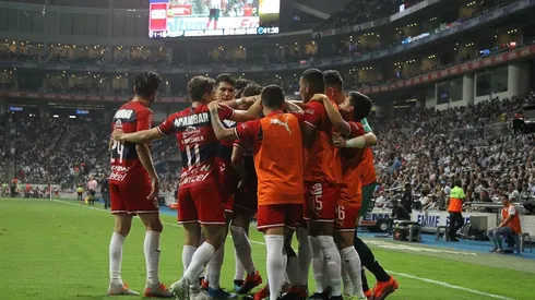 La defensiva rojiblanca fue aprobada por la afición del Rebaño Sagrado tras el empate en Monterrey