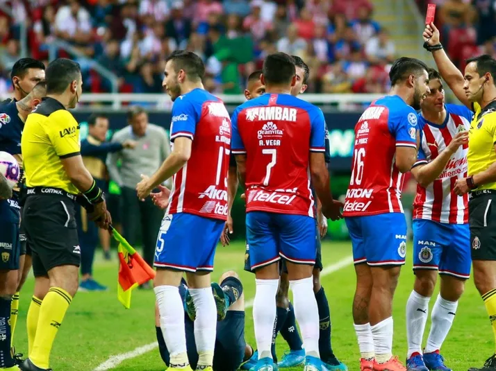 Chivas deberá cuidarse del VAR en Monterrey