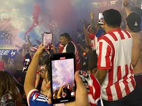 El festejo de la afición de Chivas por el triunfo en Carson
