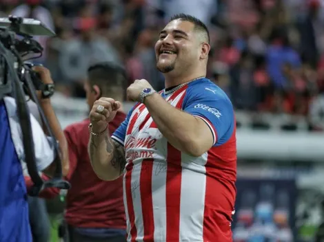 Andy Ruiz amenaza en vivo a reportero por meterse con Chivas