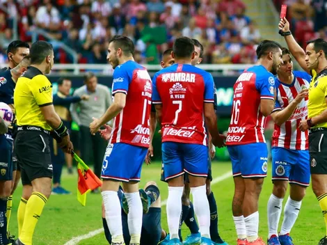 Chivas cede empate con dos expulsiones