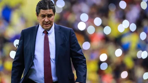 "Chivas tiene que jugar siempre con mexicanos": Luis Fernando Tena.
