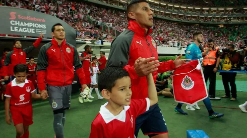 El ex defensor rojiblanco golpeó con el nostálgico recuerdo el corazón de muchos Chivahermanos