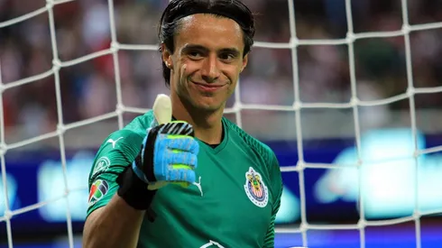 Toño será el arquero de Chivas en el Clásico Nacional