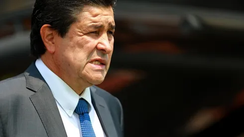 Tena será el tercer entrenador en la historia del Rebaño que debuta en un Clásico Nacional