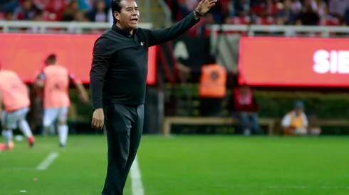 Alberto Coyote sería el DT interino para el Clásico