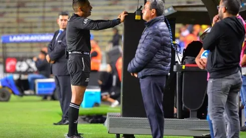 El silbante Óscar Mejía fue criticado por sus decisiones en el revés ante Morelia