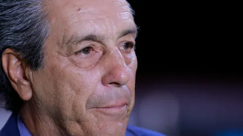 El timonel rojiblanco reconoció que su trabajo es así de frágil y que tiene la maleta lista