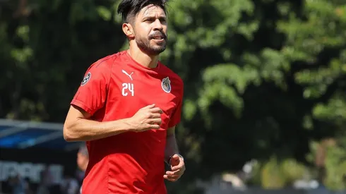 El experimentado ariete rojiblanco reconoció que no se despedirá como profesional en el Rebaño