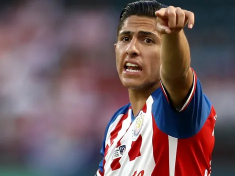 Cervantes quiere triunfar en Chivas antes de emigrar