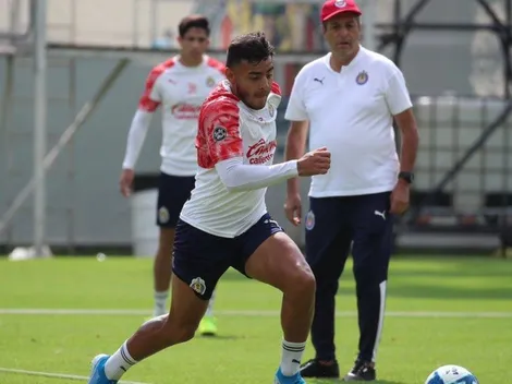 La plática de Boy con Vega y Pulido en la práctica de Chivas
