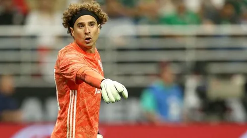 Guillermo Ochoa con la Selección Mexicana.