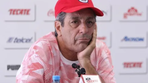 El timonel rojiblanco pudiera sufrir el mismo destino que tuvo en su última presencia en un Clásico Tapatío