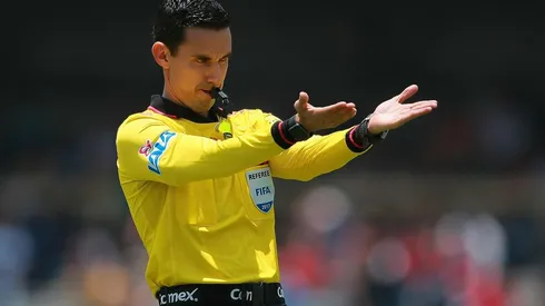 César Arturo Ramos Palazuelos, el silbante del Clásico Tapatío