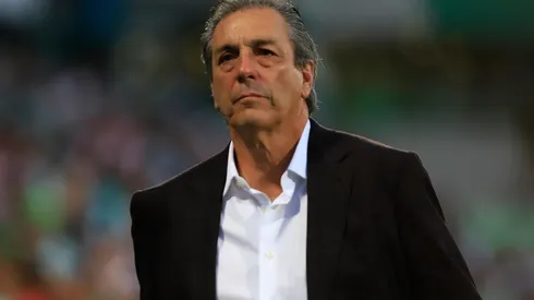 El timonel rojiblanco aseguró que se mantendrá todo el tiempo que estipula su contrato