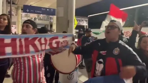 Los aficionados del Rebaño se concentraron en la salida que esperaba al plantel rojiblanco