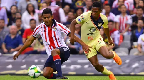 El juvenil del Rebaño Sagrado ya se estrenó como profesional en la Copa MX Clausura 2019 y jugó el Clásico Nacional de ese certamen