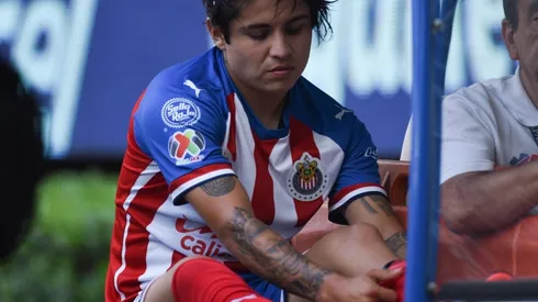 "Chofis" López salió tras sufrir un fuerte golpe en su pierna izquierda