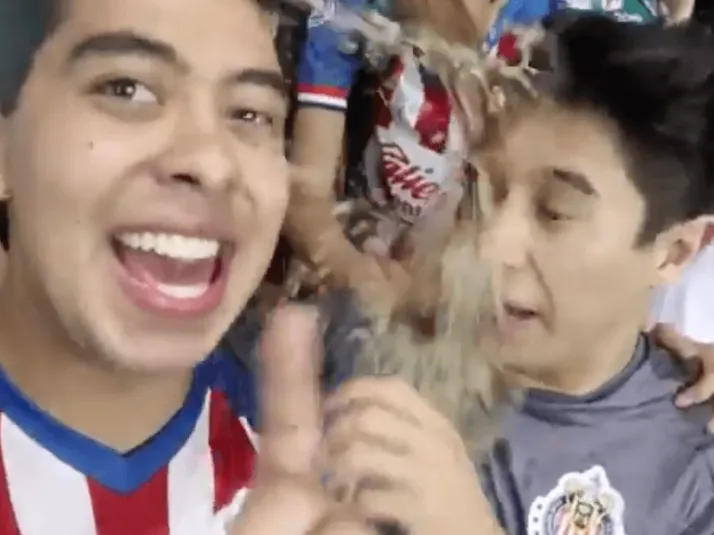 Youtuber Ivansfull denuncia agresión de la policía tras confuso incidente en pleno León vs Chivas