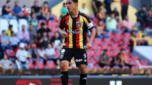 Omar Bravo regresó del retiro y debutó en UdeG