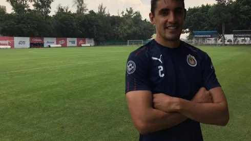 El lateral sorprendió a varios aficionados rojiblancos a su salida del entrenamiento de este lunes