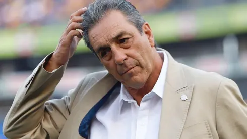 Tomás Boy como entrenador de las Chivas.