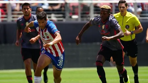 Benfica enfrentando a Chivas.