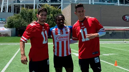 Raúl Gudiño y Antonio Briseño cambiaron jersey.