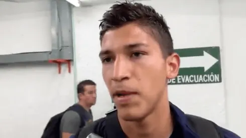 Ángel Zaldívar hablando con los medios.