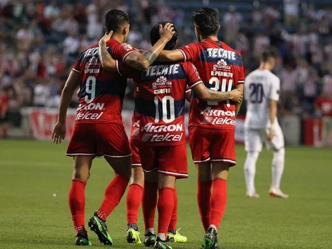 Gol de Chofis López pone a Chivas en ventaja