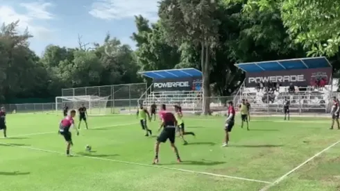 Chivas vuelve a las prácticas y prepara el juego ante Fiorentina