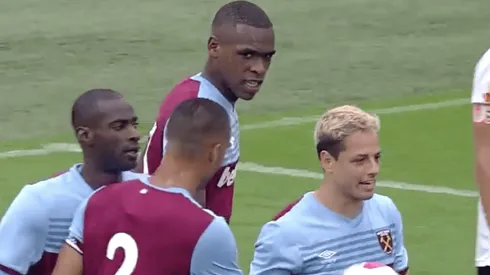 Javier Hernández en el partido del West Ham.
