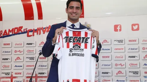 El defensor reconoció la importancia de llegar a un club como el Guadalajara