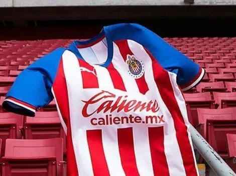Chivas presenta la playera para la nueva temporada